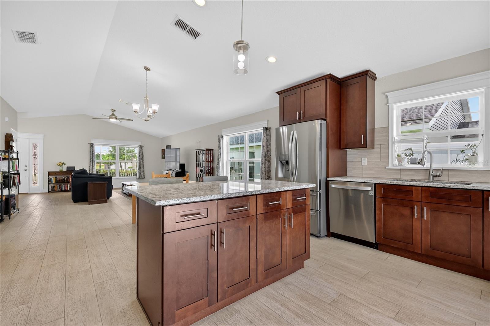 12591 NE 49TH DR, OXFORD, FL, 34484