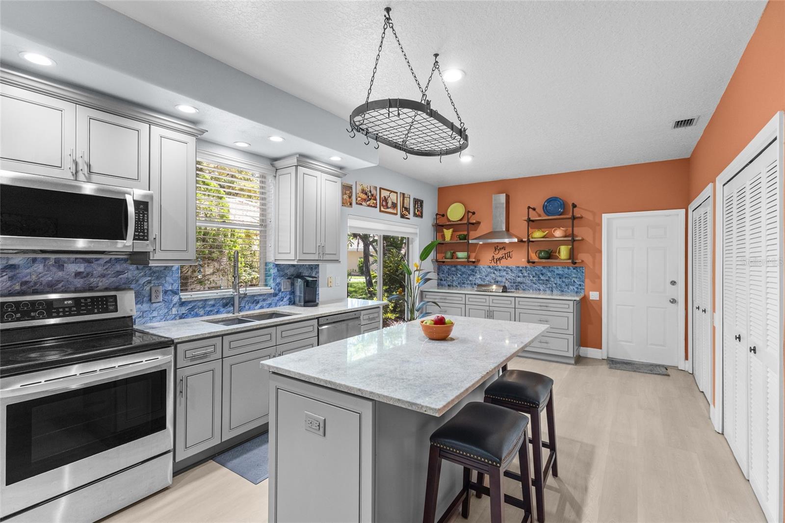 6662 OAKBROOKE CIR, BRADENTON, FL, 34202