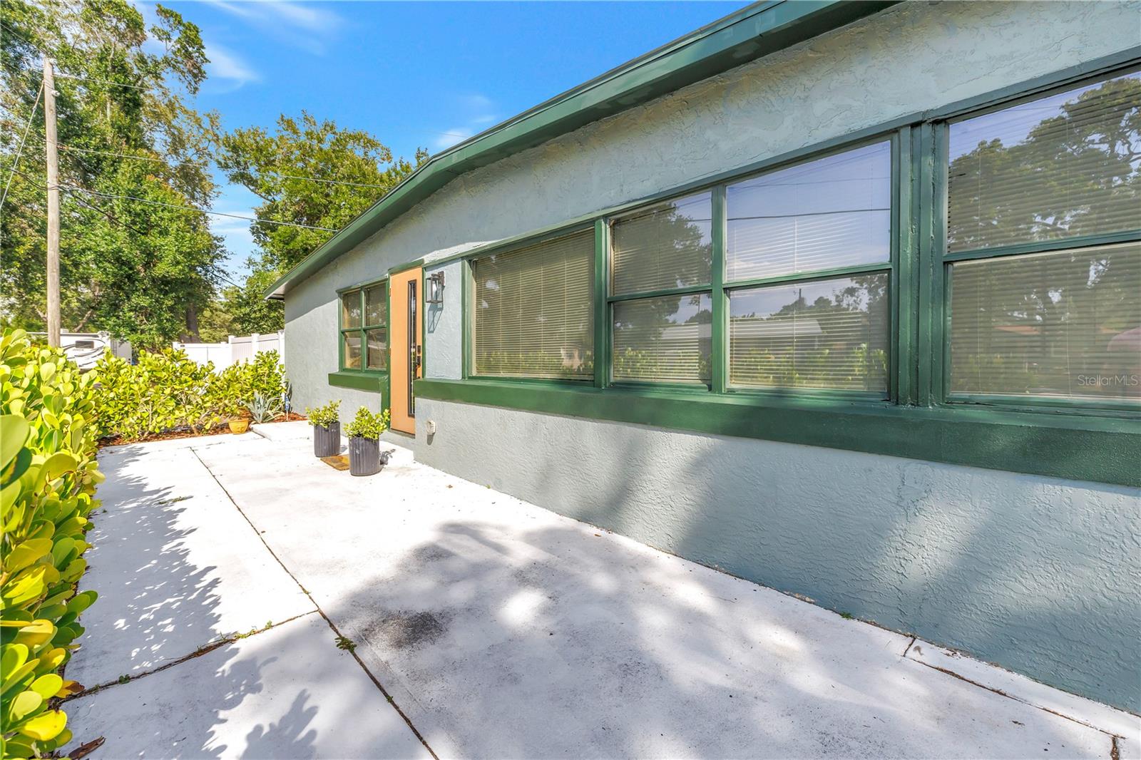7599 MEADOWLAWN DR N, ST PETERSBURG, FL, 33702
