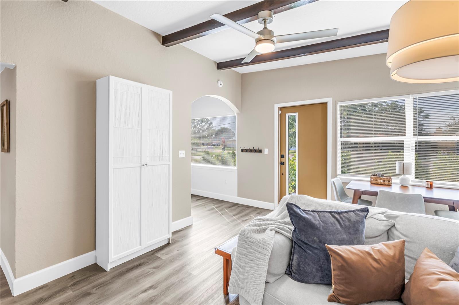 7599 MEADOWLAWN DR N, ST PETERSBURG, FL, 33702