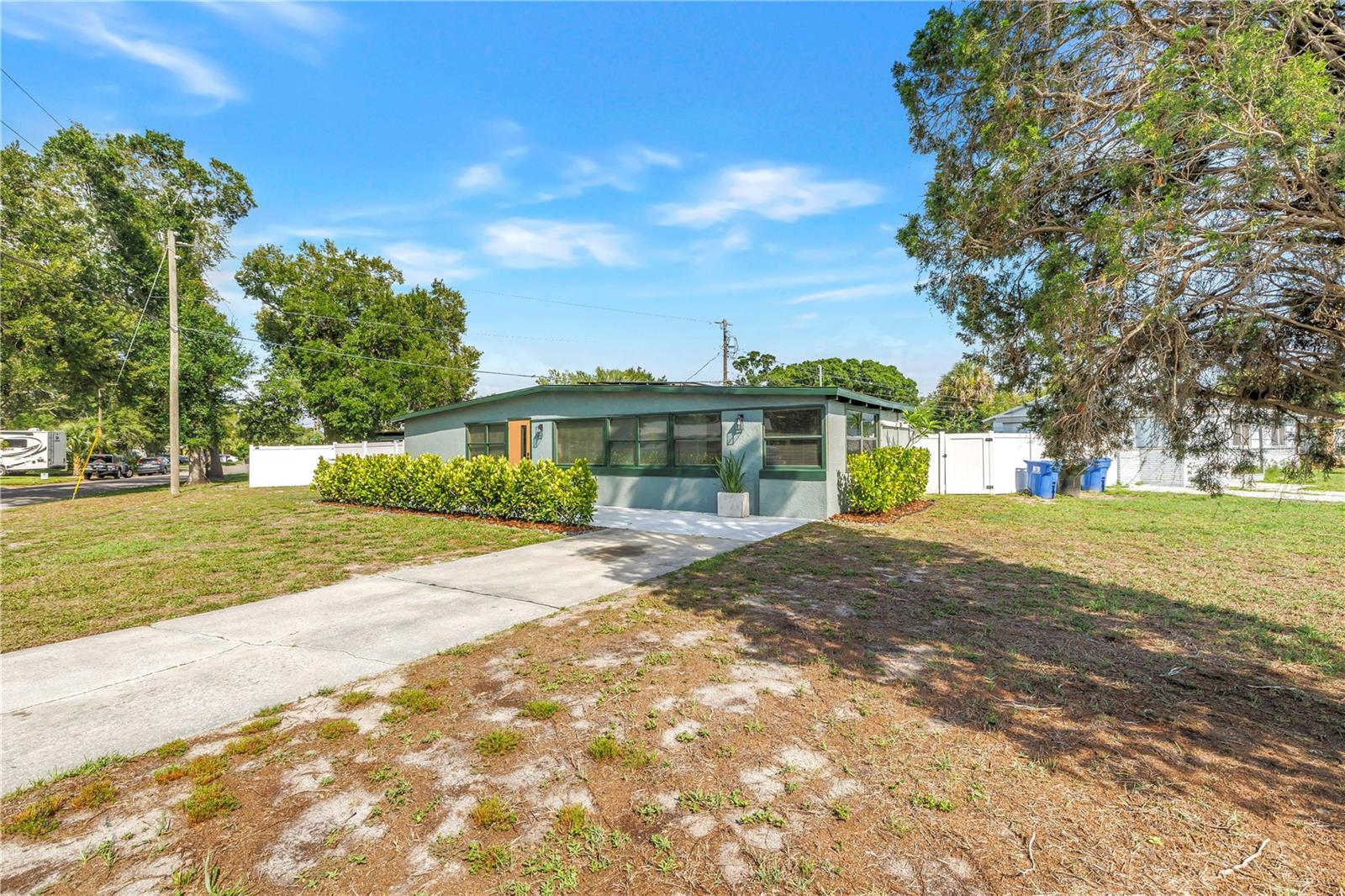 7599 MEADOWLAWN DR N, ST PETERSBURG, FL, 33702