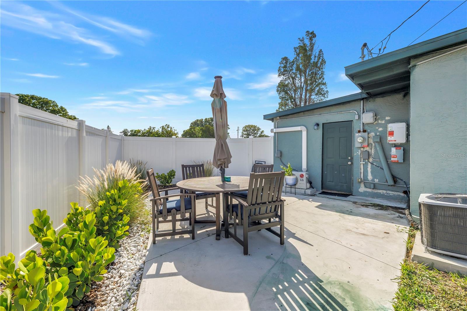 7599 MEADOWLAWN DR N, ST PETERSBURG, FL, 33702