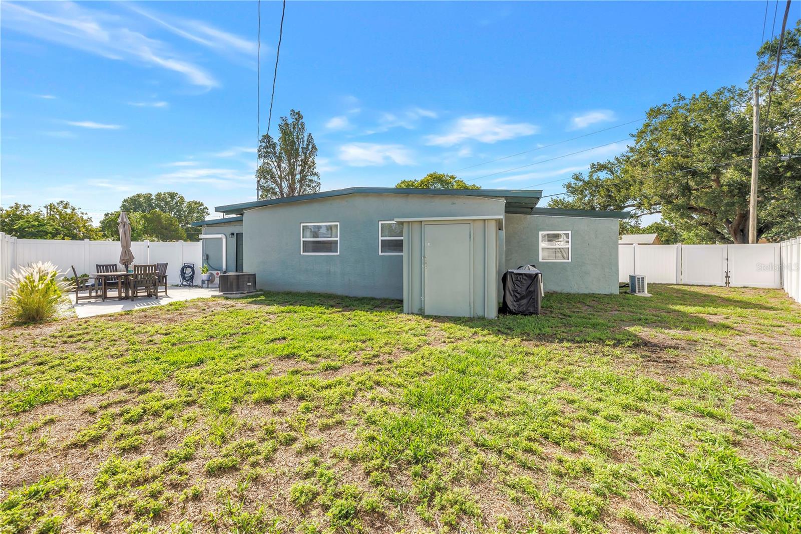 7599 MEADOWLAWN DR N, ST PETERSBURG, FL, 33702