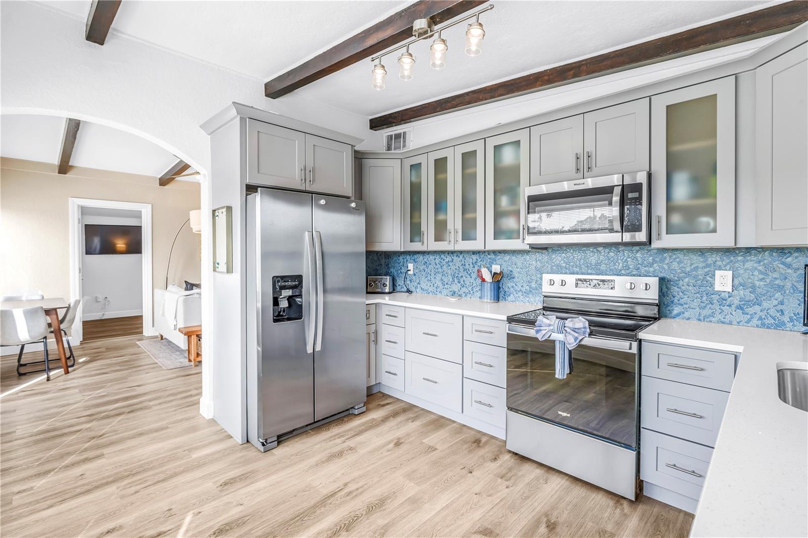 7599 MEADOWLAWN DR N, ST PETERSBURG, FL, 33702