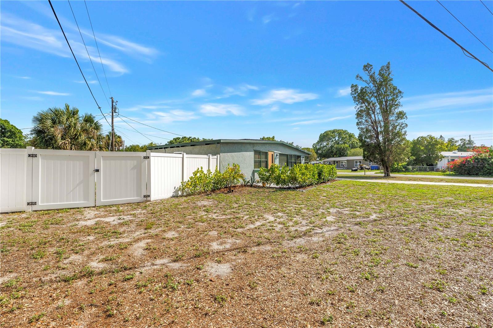 7599 MEADOWLAWN DR N, ST PETERSBURG, FL, 33702