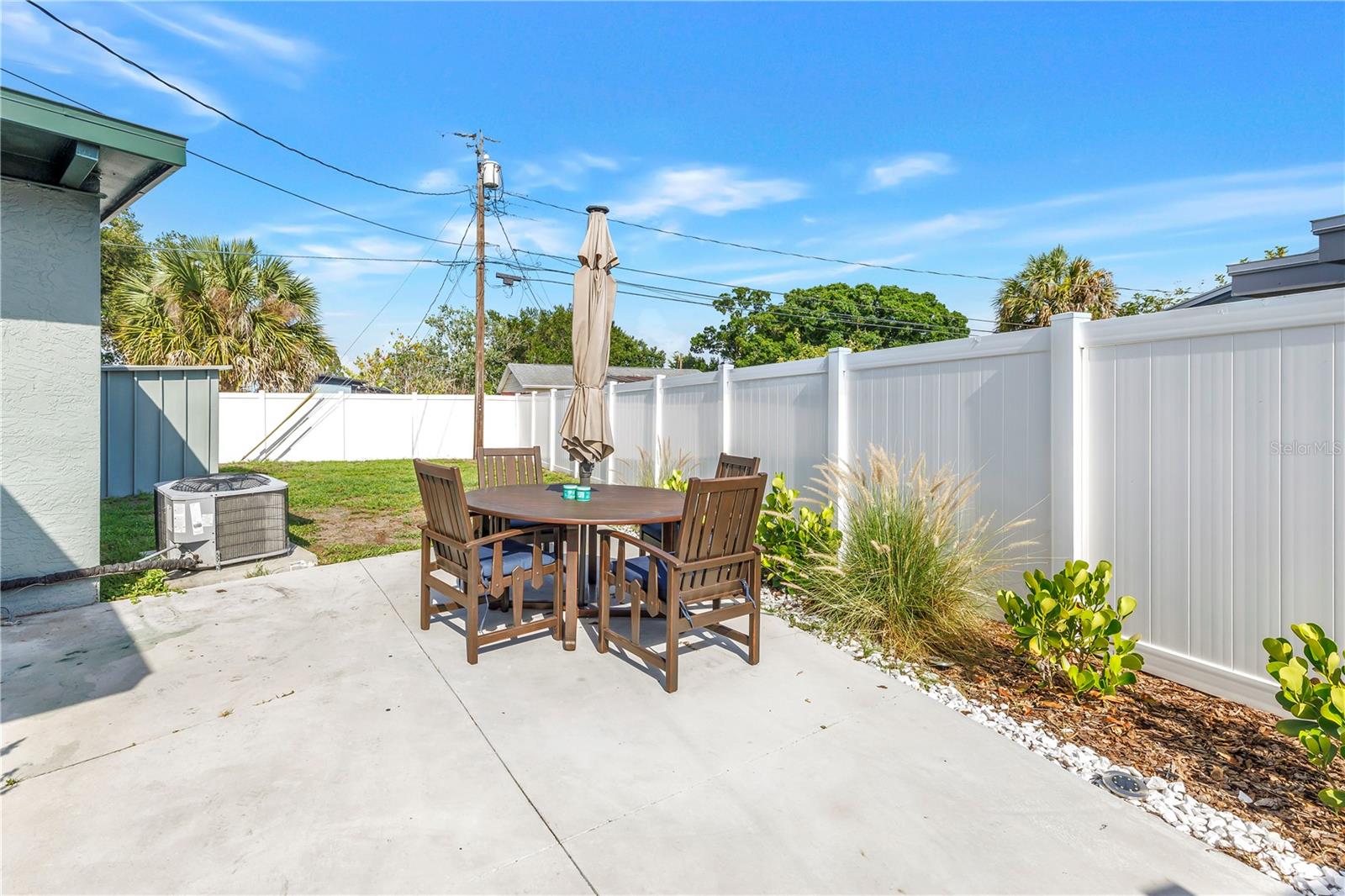 7599 MEADOWLAWN DR N, ST PETERSBURG, FL, 33702
