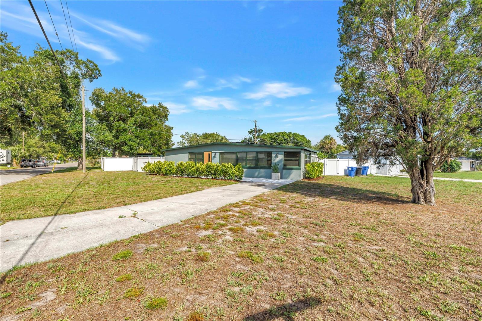 7599 MEADOWLAWN DR N, ST PETERSBURG, FL, 33702