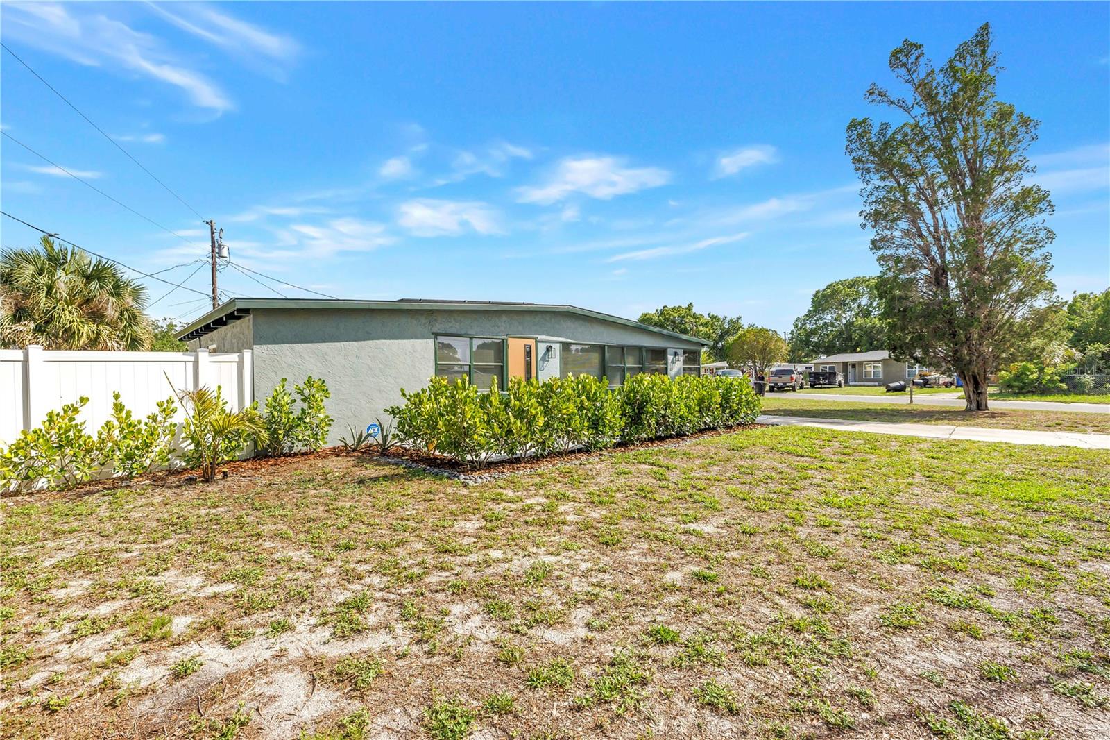 7599 MEADOWLAWN DR N, ST PETERSBURG, FL, 33702