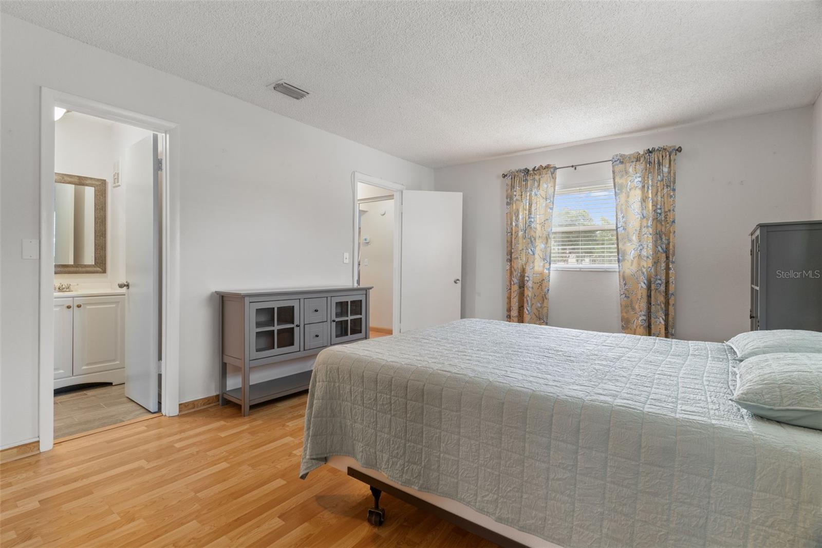 12102 BOYNTON LN #B, NEW PORT RICHEY, FL, 34654