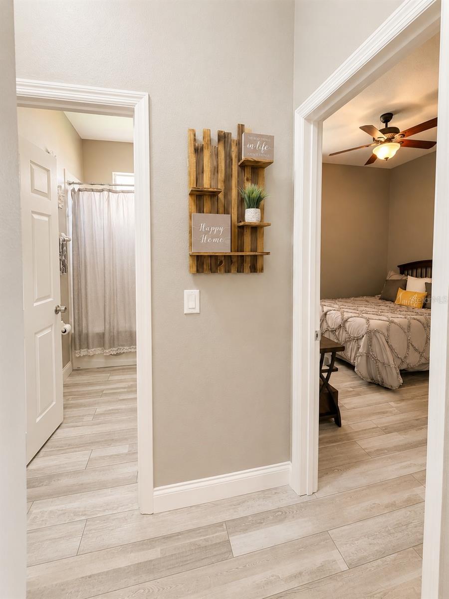 9880 TIVOLI CHASE DR, ORLANDO, FL, 32829