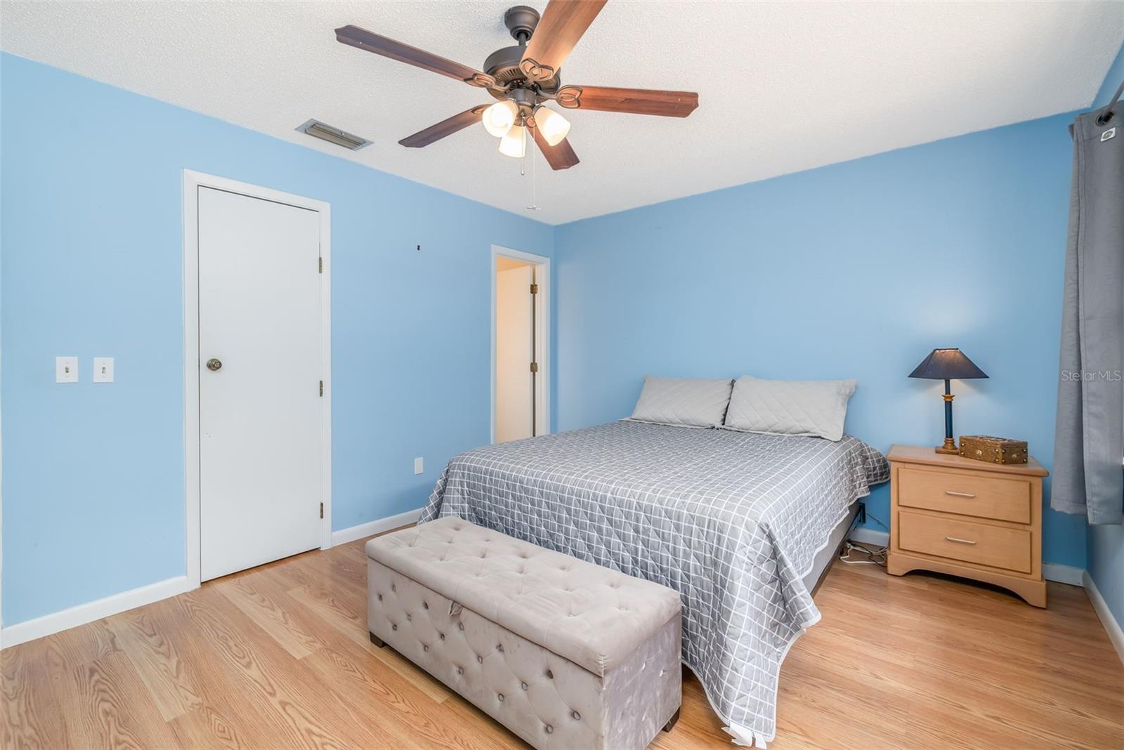 1987 S OLD MILL DR, DELTONA, FL, 32725
