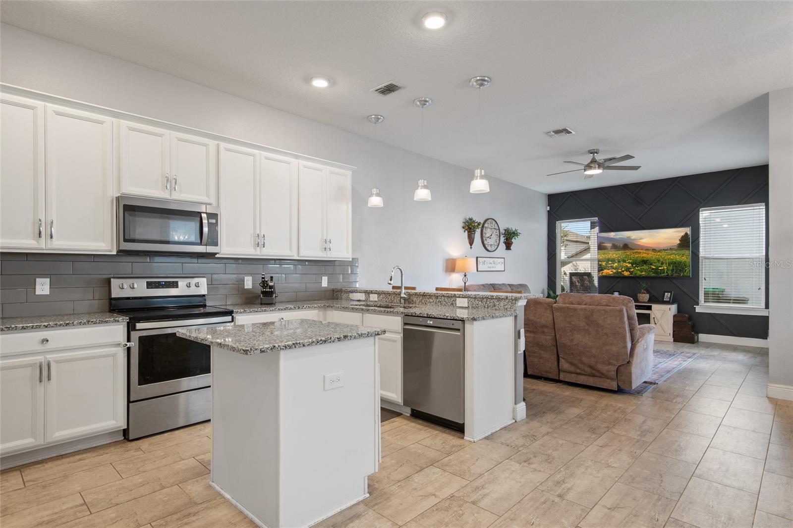 2241 WHITE FEATHER LOOP, WINTER GARDEN, FL, 34787