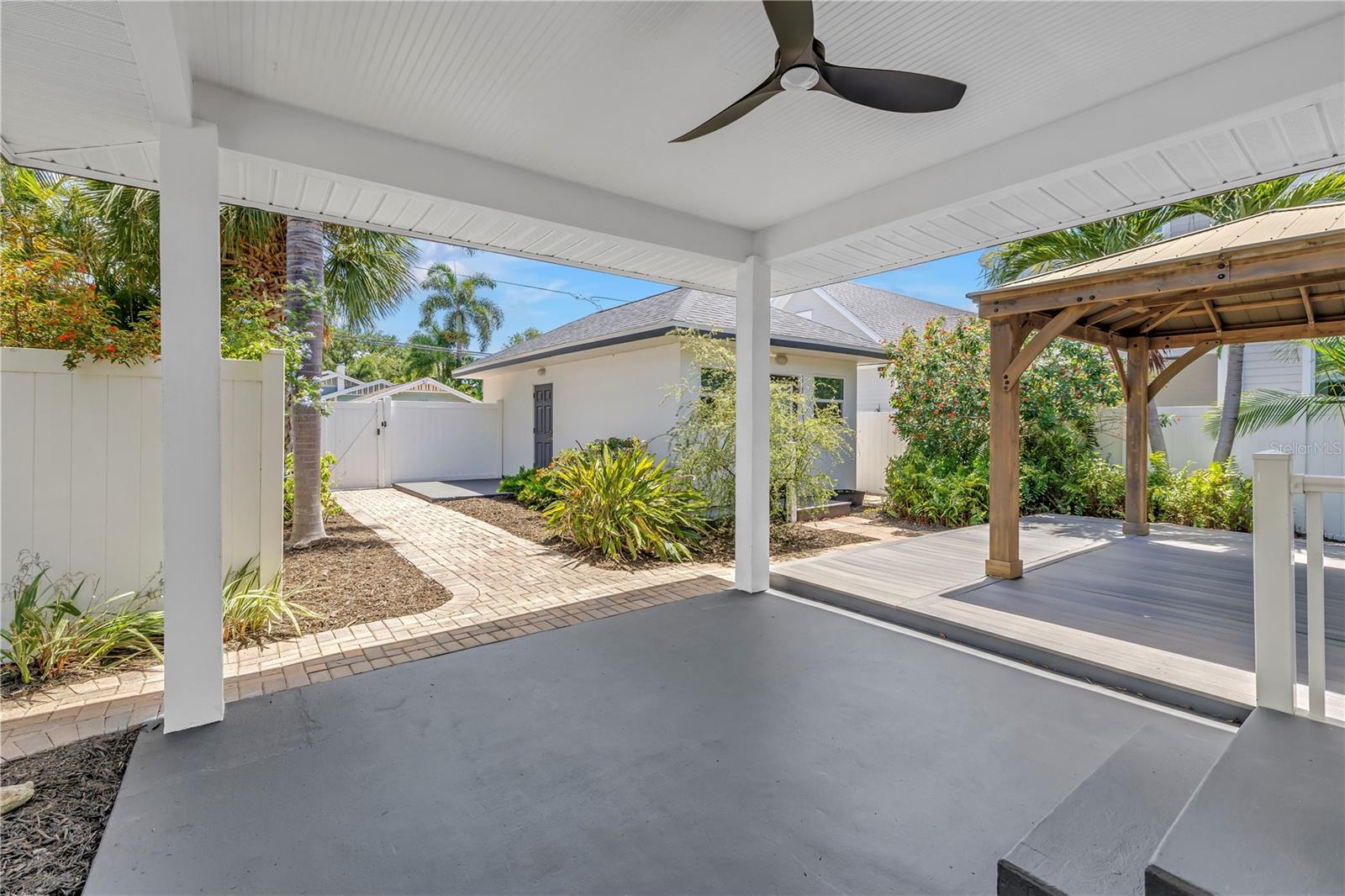 348 11TH AVE NE, ST PETERSBURG, FL, 33701