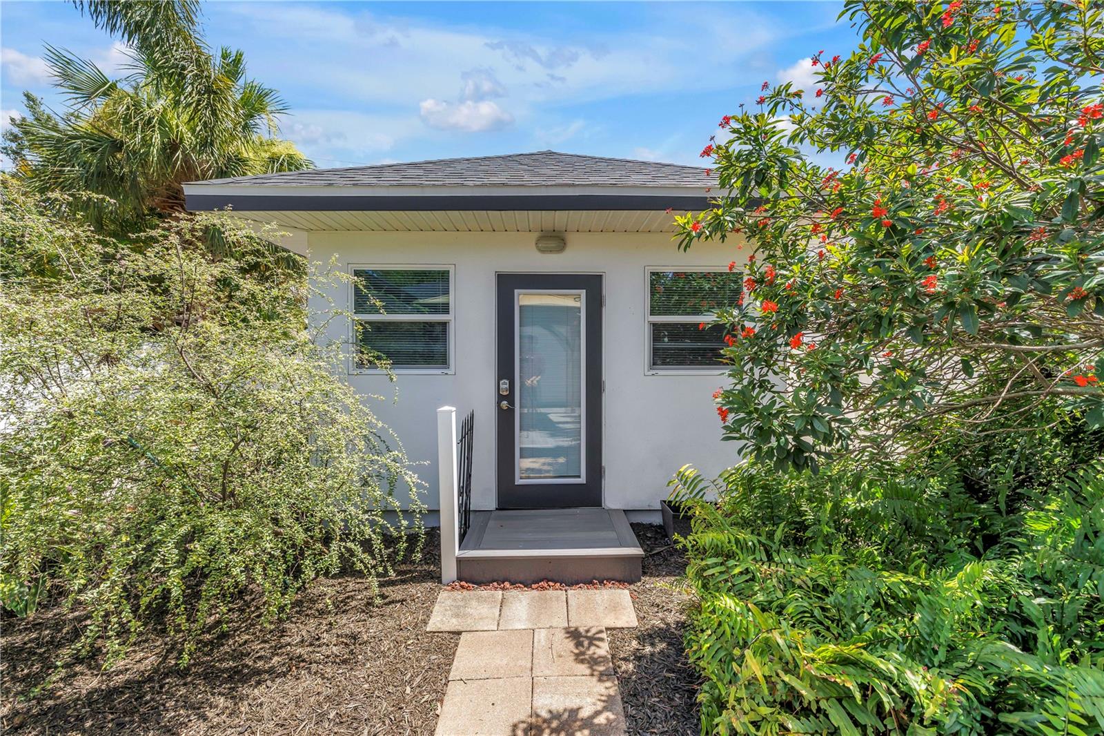 348 11TH AVE NE, ST PETERSBURG, FL, 33701