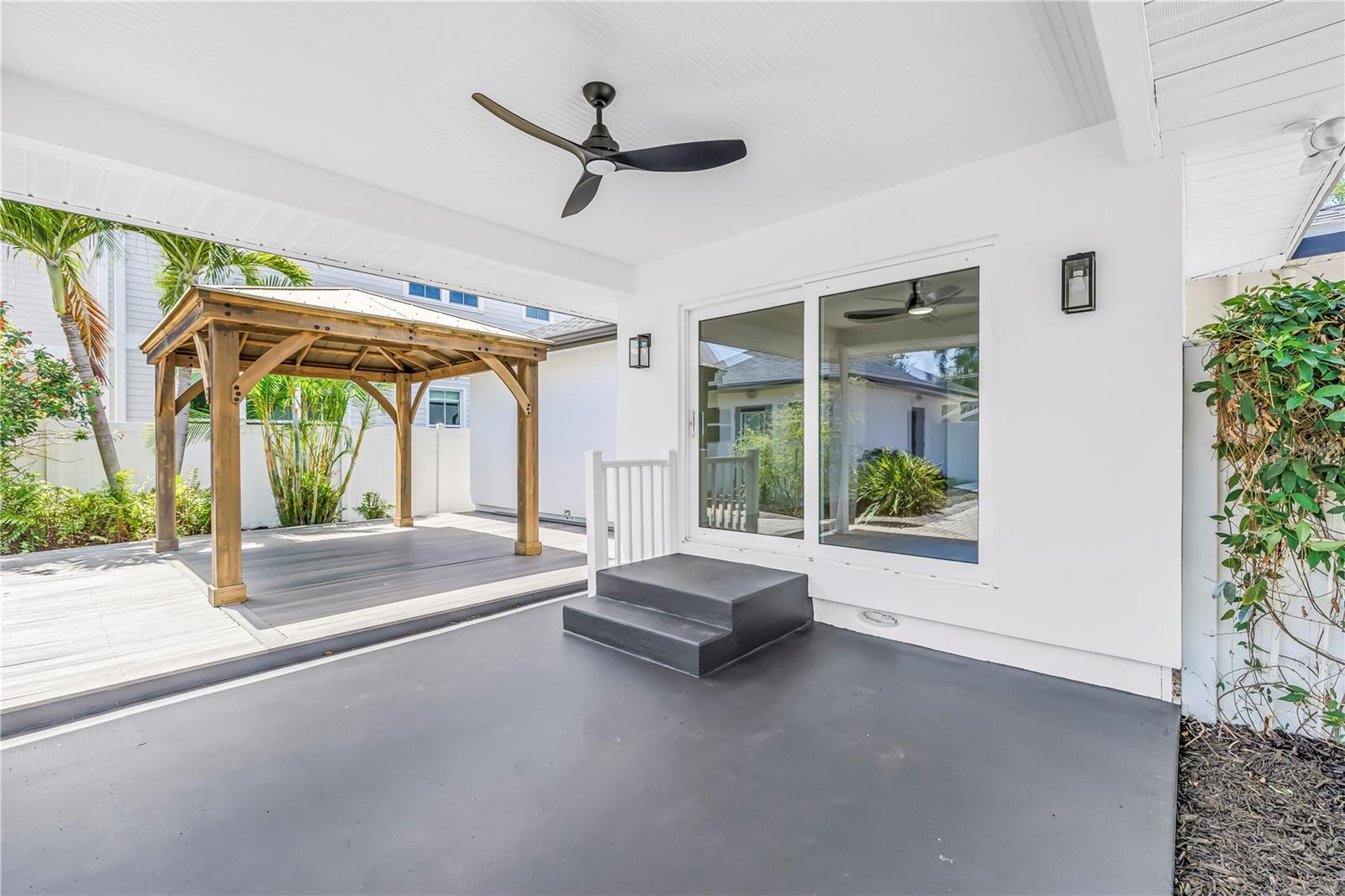 348 11TH AVE NE, ST PETERSBURG, FL, 33701