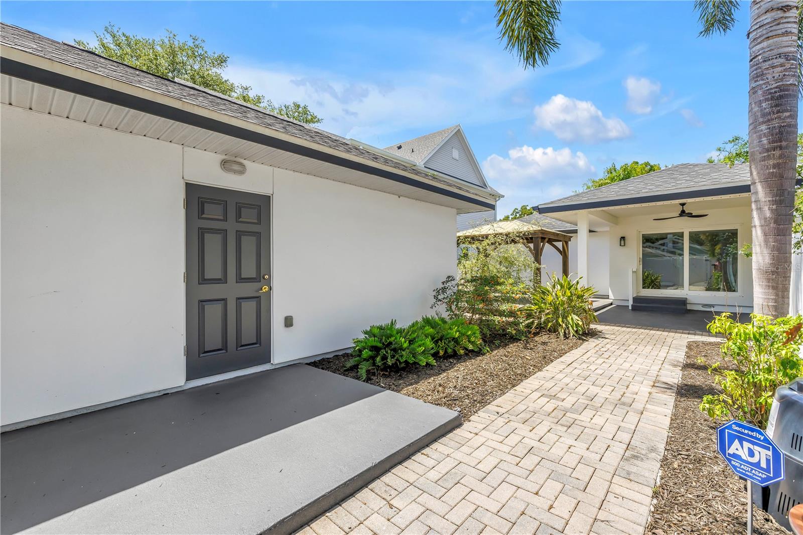 348 11TH AVE NE, ST PETERSBURG, FL, 33701