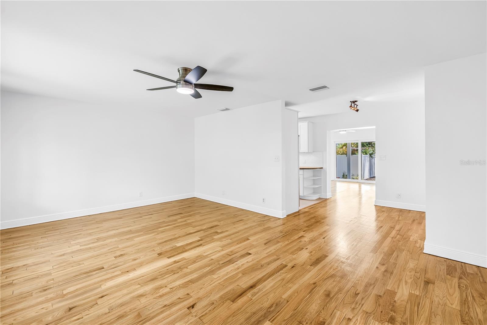 348 11TH AVE NE, ST PETERSBURG, FL, 33701