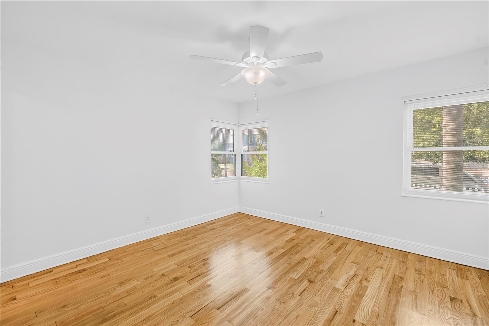 348 11TH AVE NE, ST PETERSBURG, FL, 33701