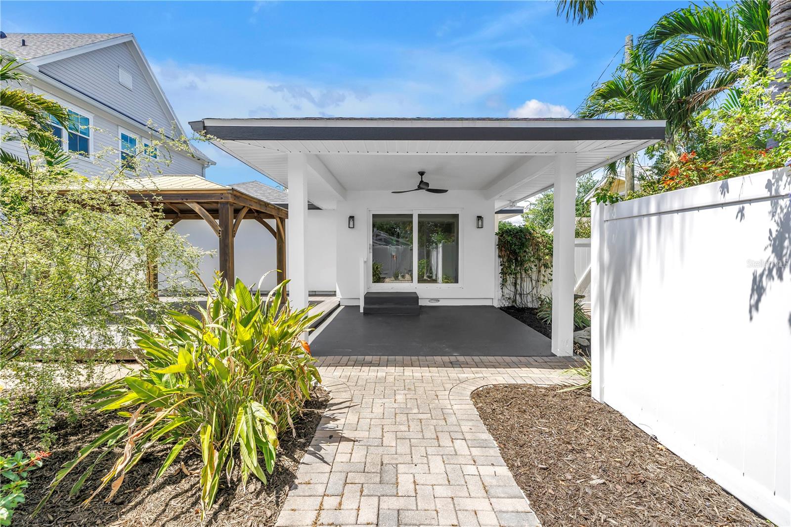 348 11TH AVE NE, ST PETERSBURG, FL, 33701