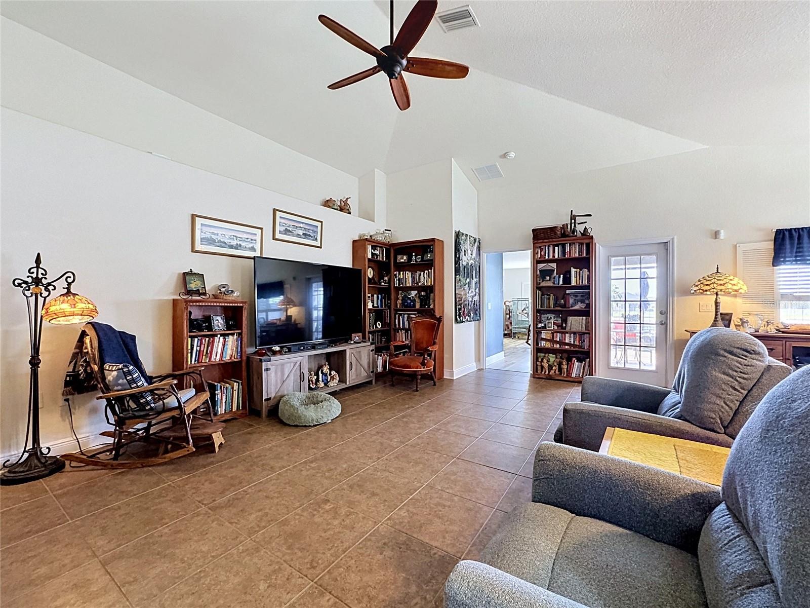 10821 STANDING STONE DR, WIMAUMA, FL, 33598