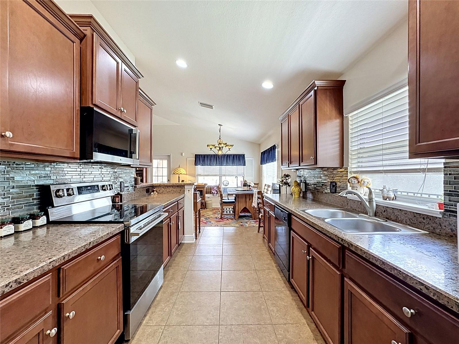 10821 STANDING STONE DR, WIMAUMA, FL, 33598