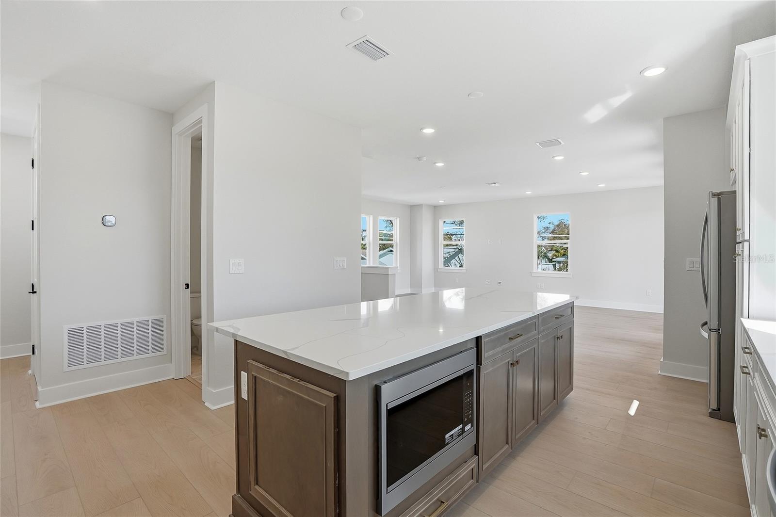 3005 1ST AVE N, ST PETERSBURG, FL, 33713
