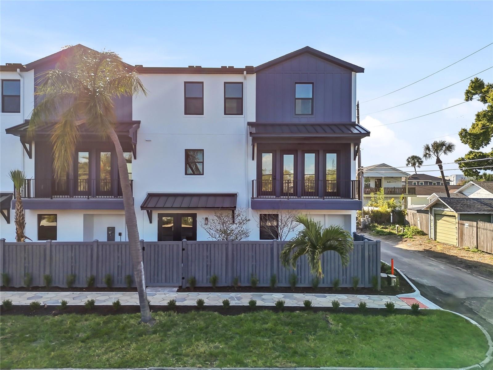 3005 1ST AVE N, ST PETERSBURG, FL, 33713
