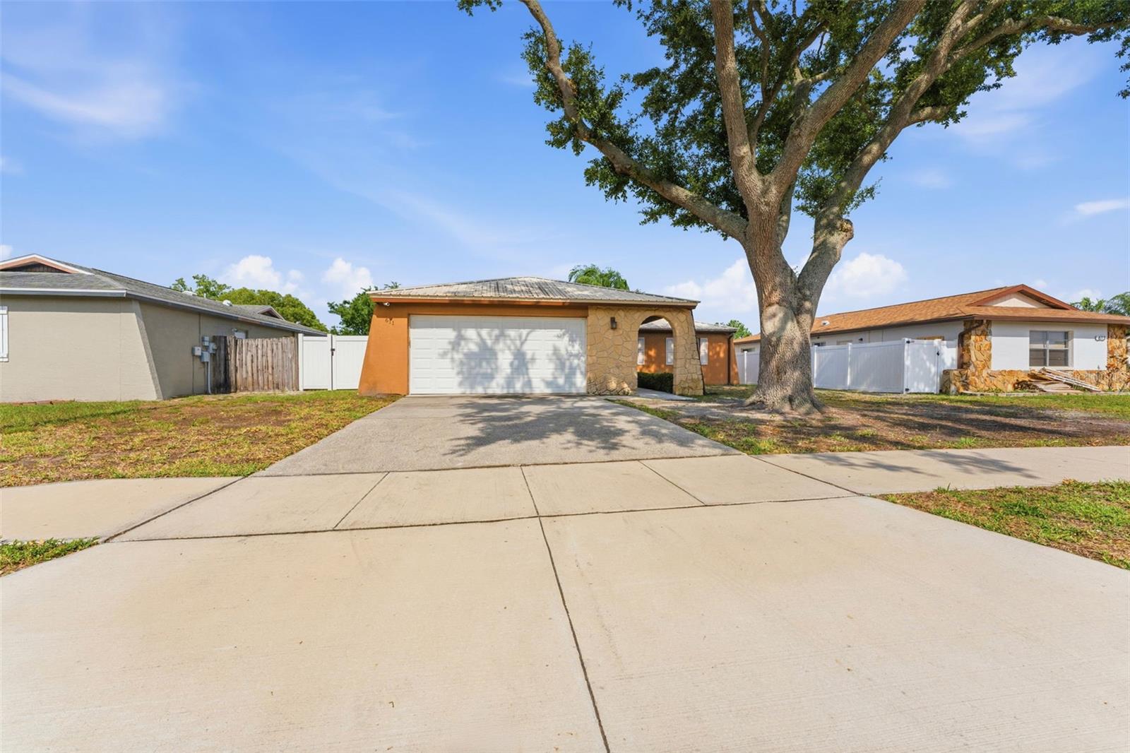 611 TANGERINE DR, OLDSMAR, FL, 34677