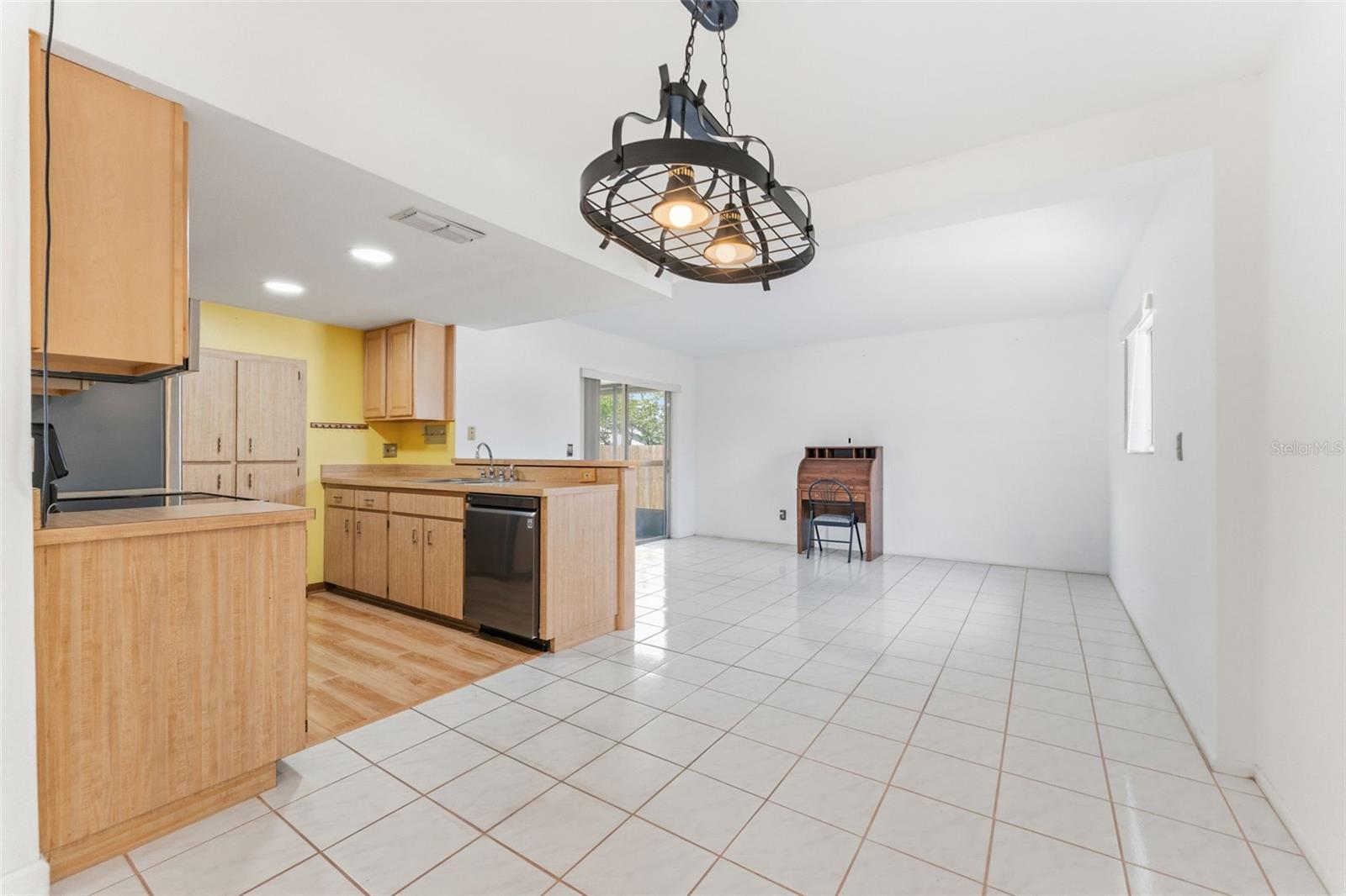 611 TANGERINE DR, OLDSMAR, FL, 34677