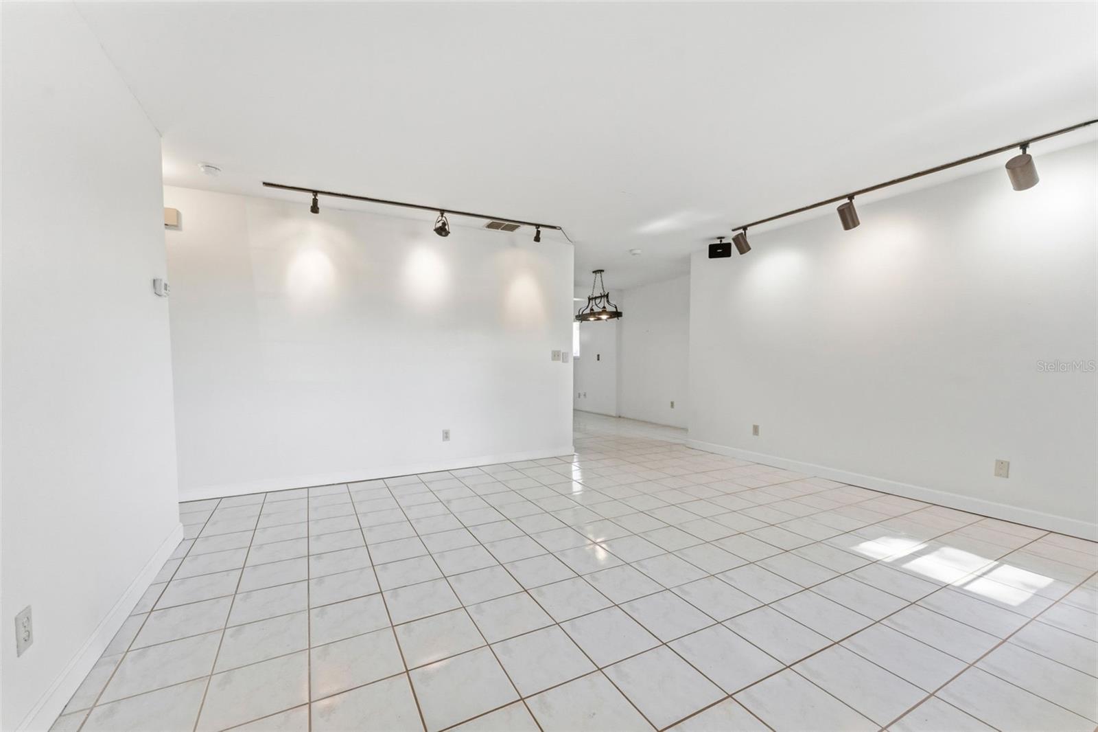 611 TANGERINE DR, OLDSMAR, FL, 34677