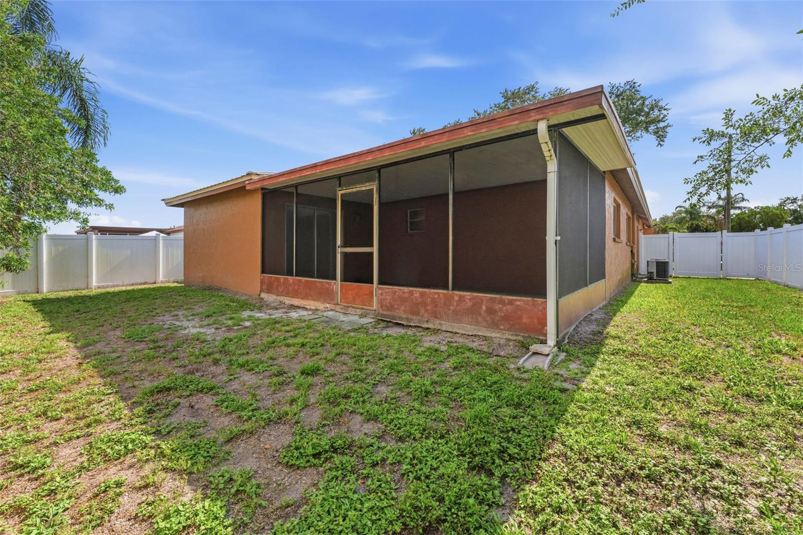 611 TANGERINE DR, OLDSMAR, FL, 34677