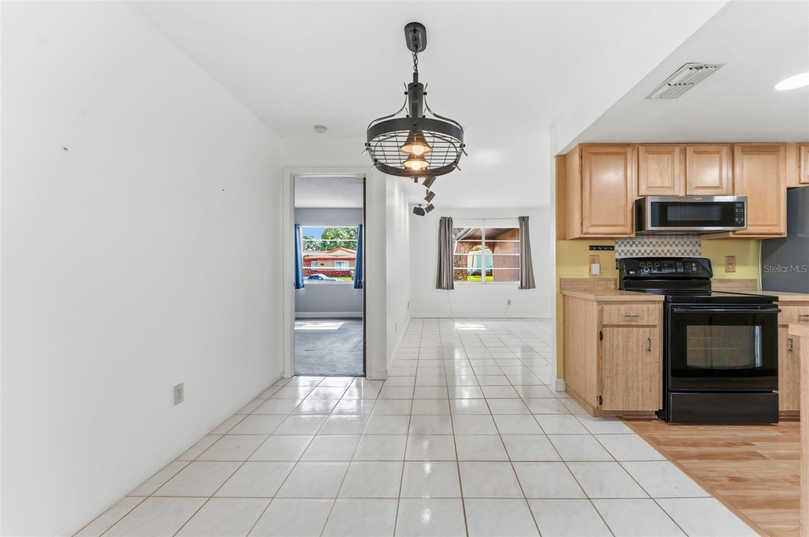 611 TANGERINE DR, OLDSMAR, FL, 34677