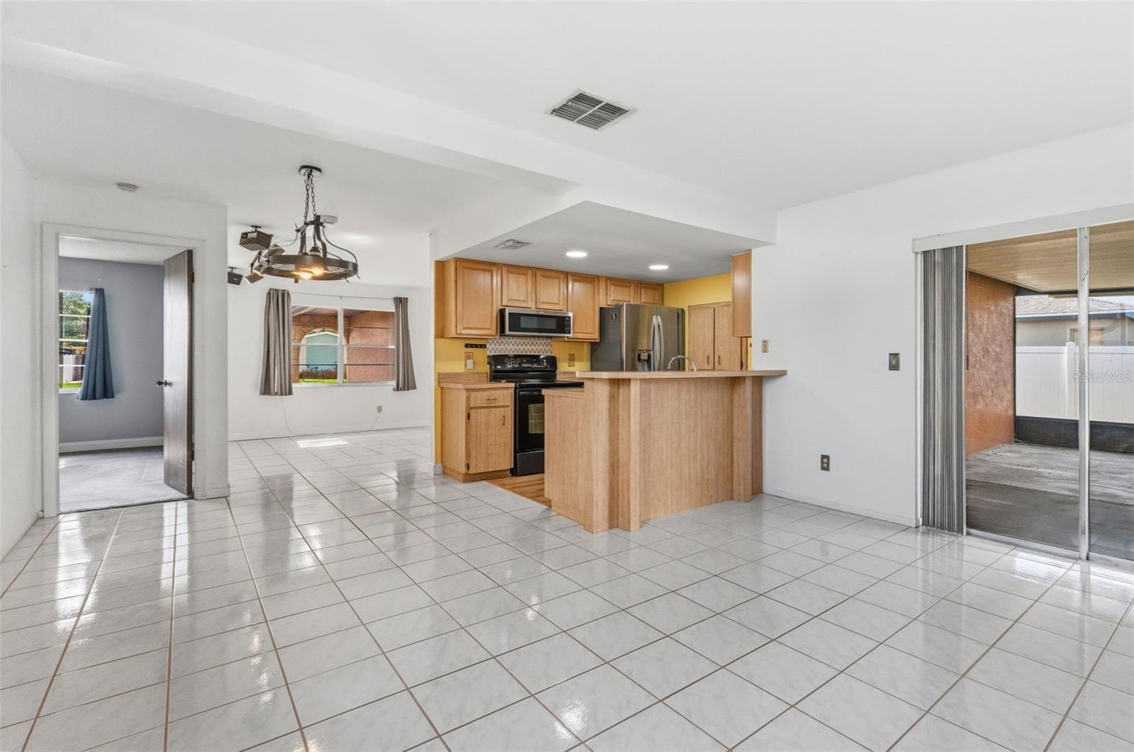 611 TANGERINE DR, OLDSMAR, FL, 34677