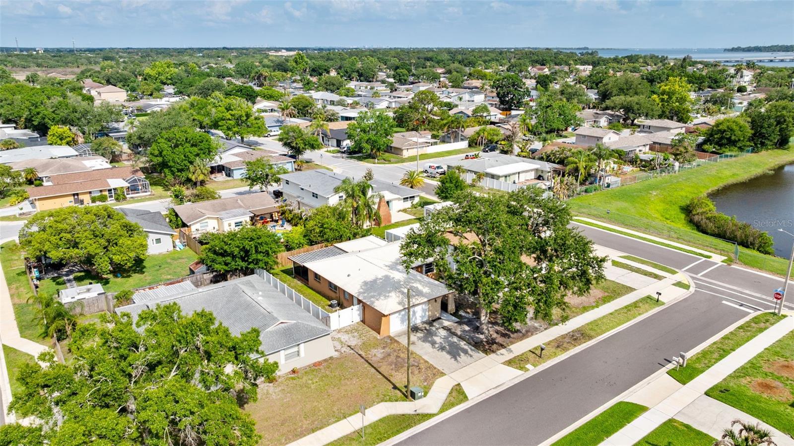 611 TANGERINE DR, OLDSMAR, FL, 34677