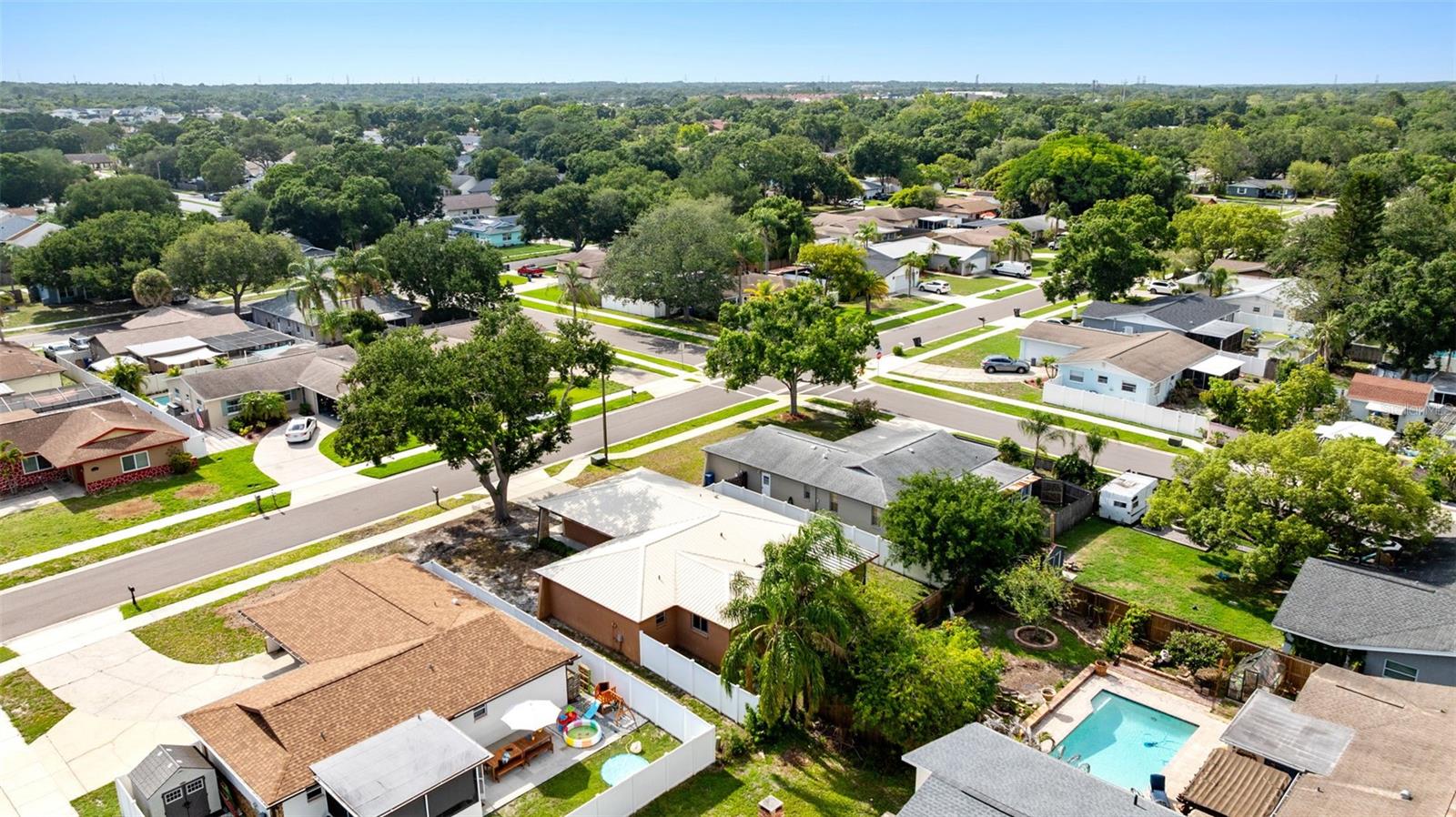 611 TANGERINE DR, OLDSMAR, FL, 34677