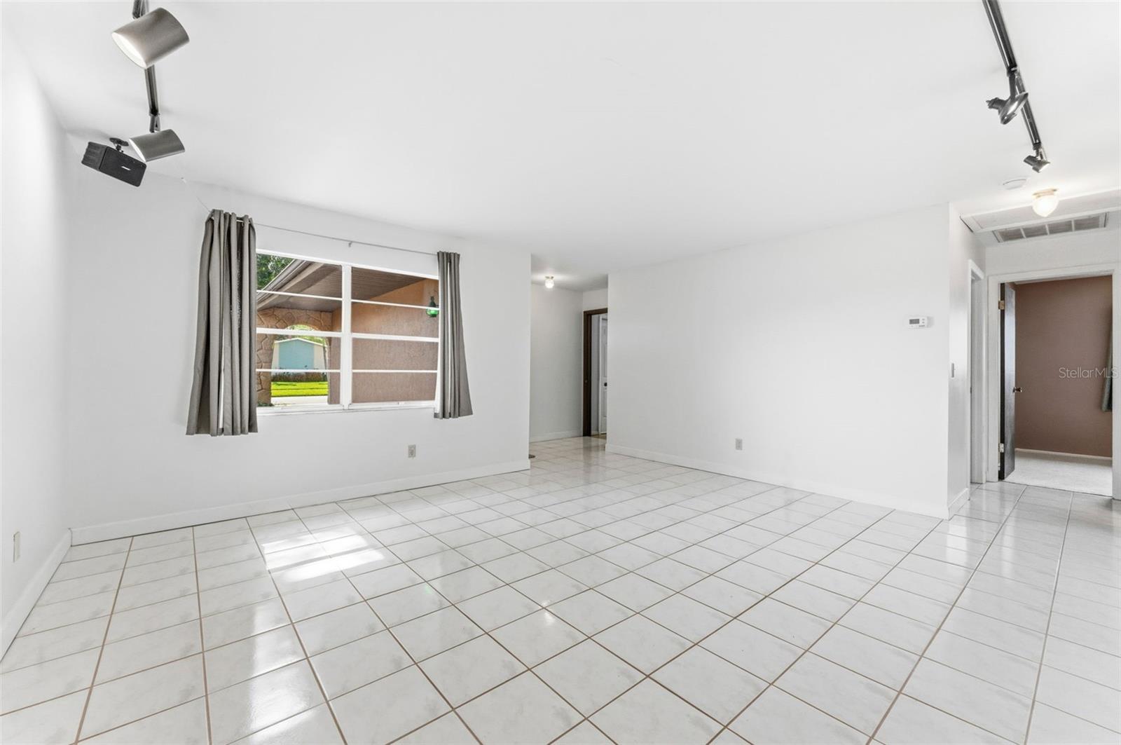 611 TANGERINE DR, OLDSMAR, FL, 34677