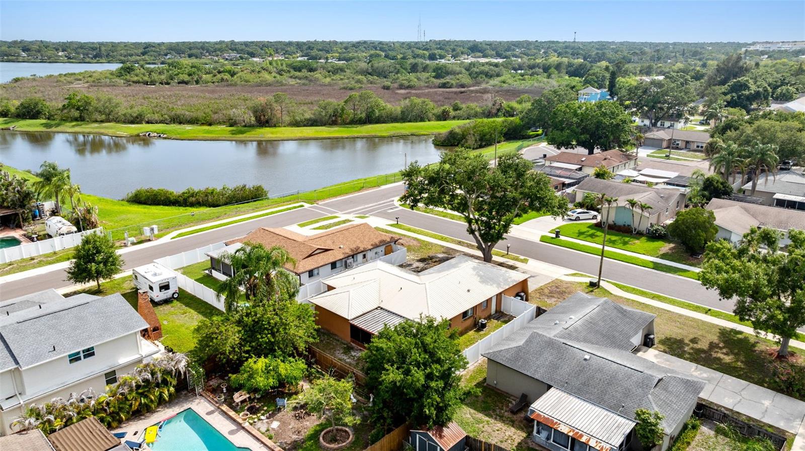 611 TANGERINE DR, OLDSMAR, FL, 34677