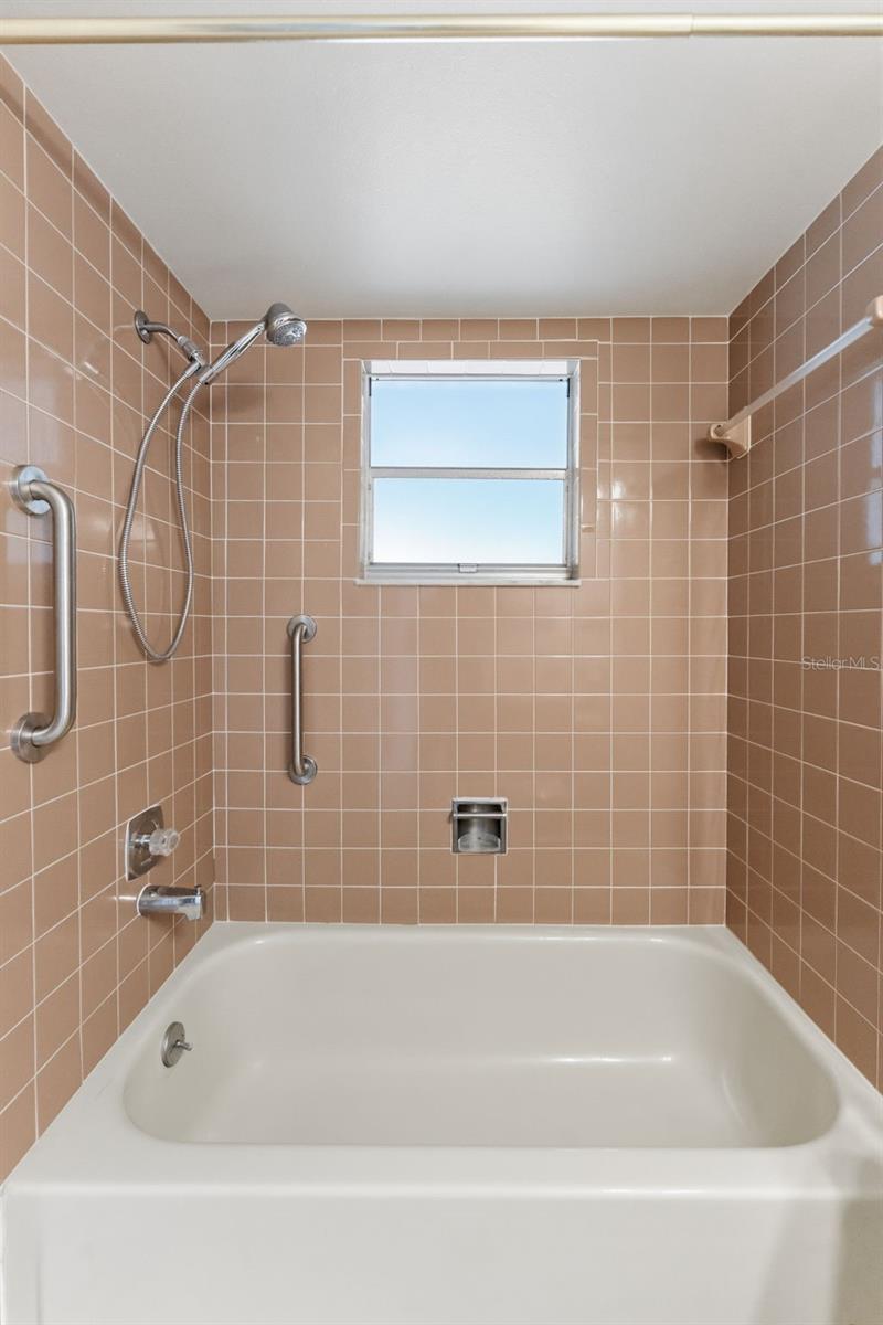 611 TANGERINE DR, OLDSMAR, FL, 34677