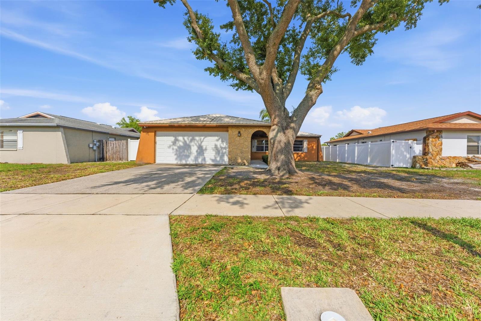 611 TANGERINE DR, OLDSMAR, FL, 34677
