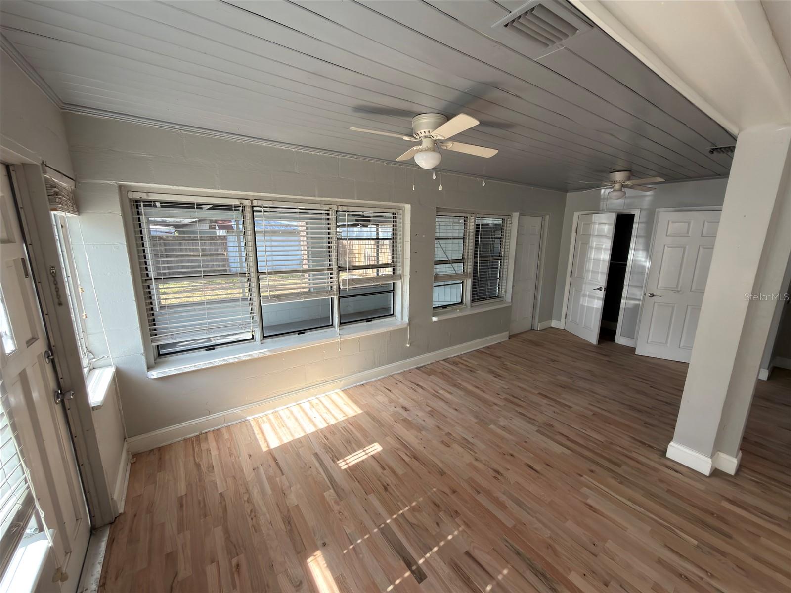 111 S RHODES ST, MOUNT DORA, FL, 32757