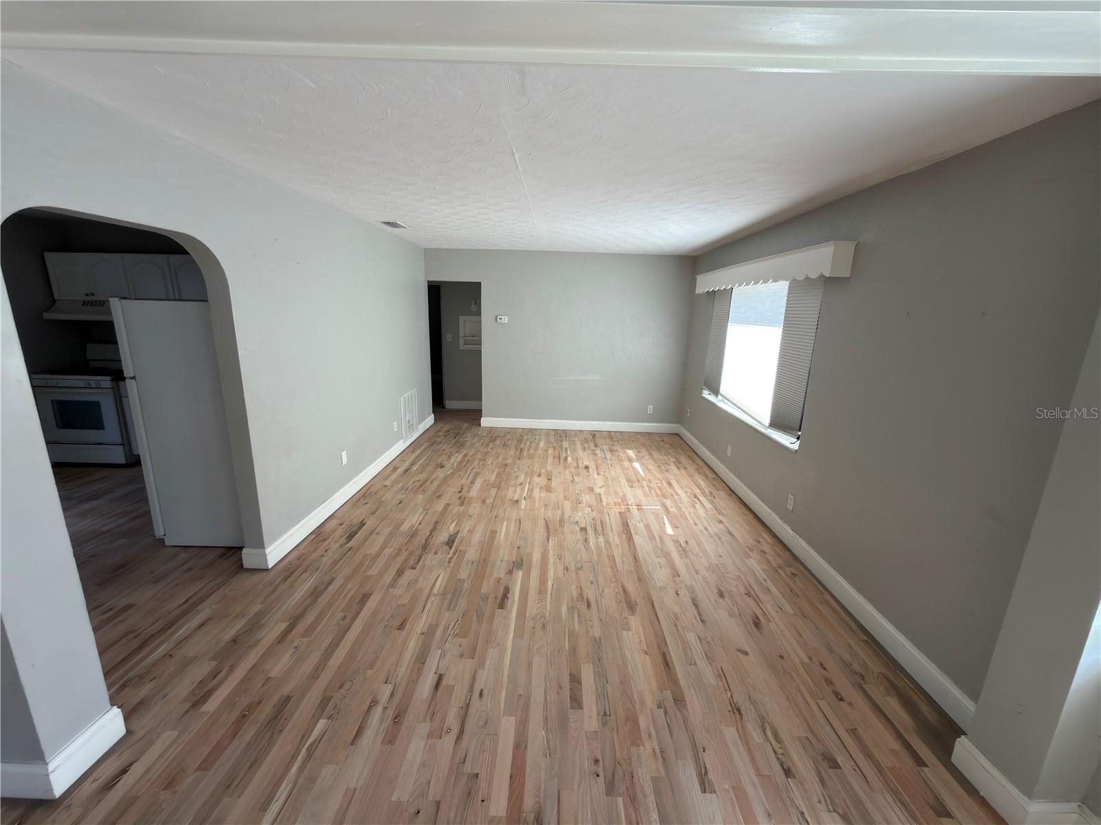 111 S RHODES ST, MOUNT DORA, FL, 32757