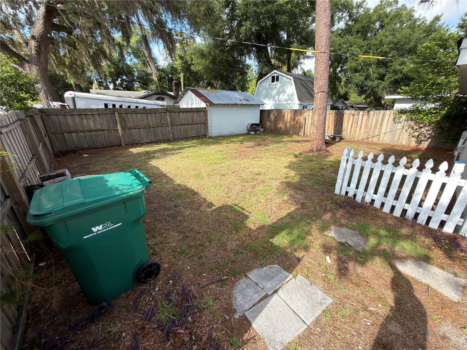 111 S RHODES ST, MOUNT DORA, FL, 32757