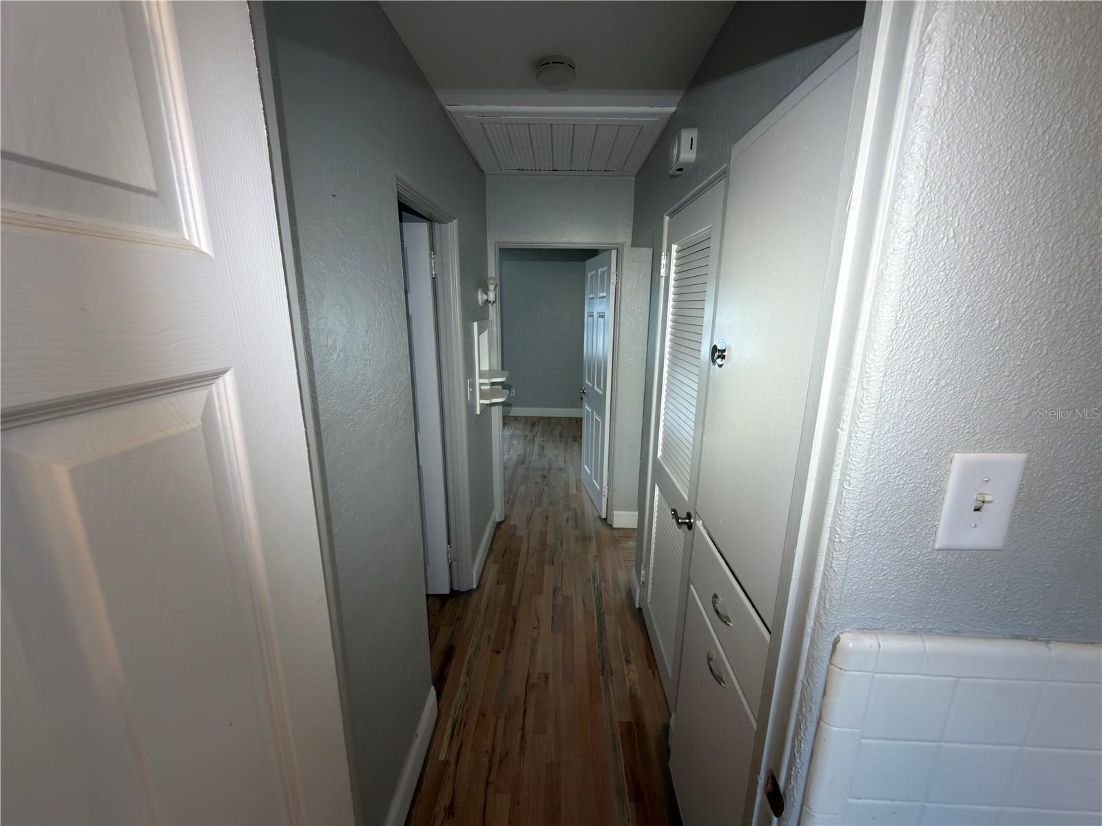 111 S RHODES ST, MOUNT DORA, FL, 32757
