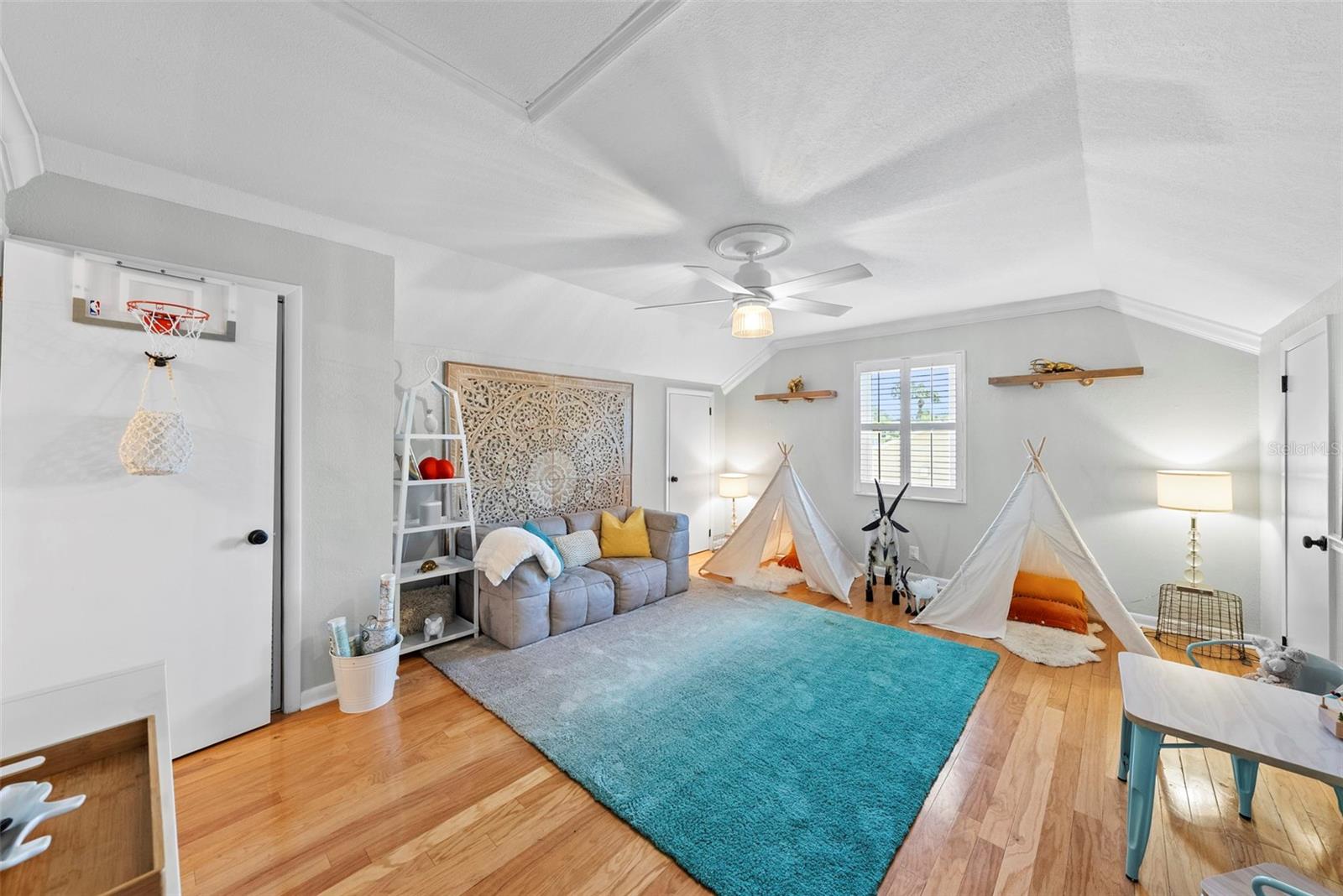 1511 S SHERIDAN FOREST DR, TAMPA, FL, 33629