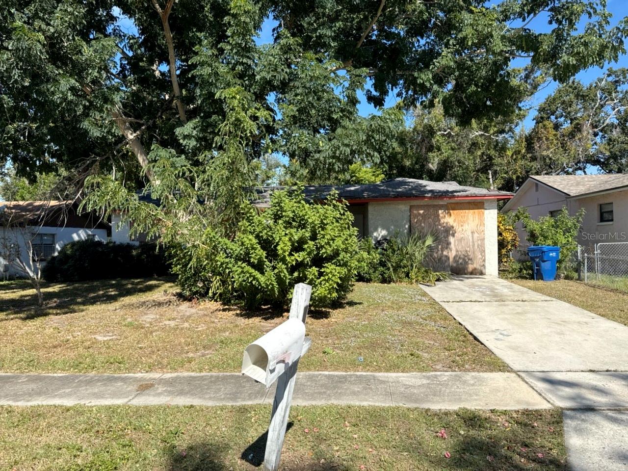 1580 OAK VILLAGE DR, LARGO, FL, 33778