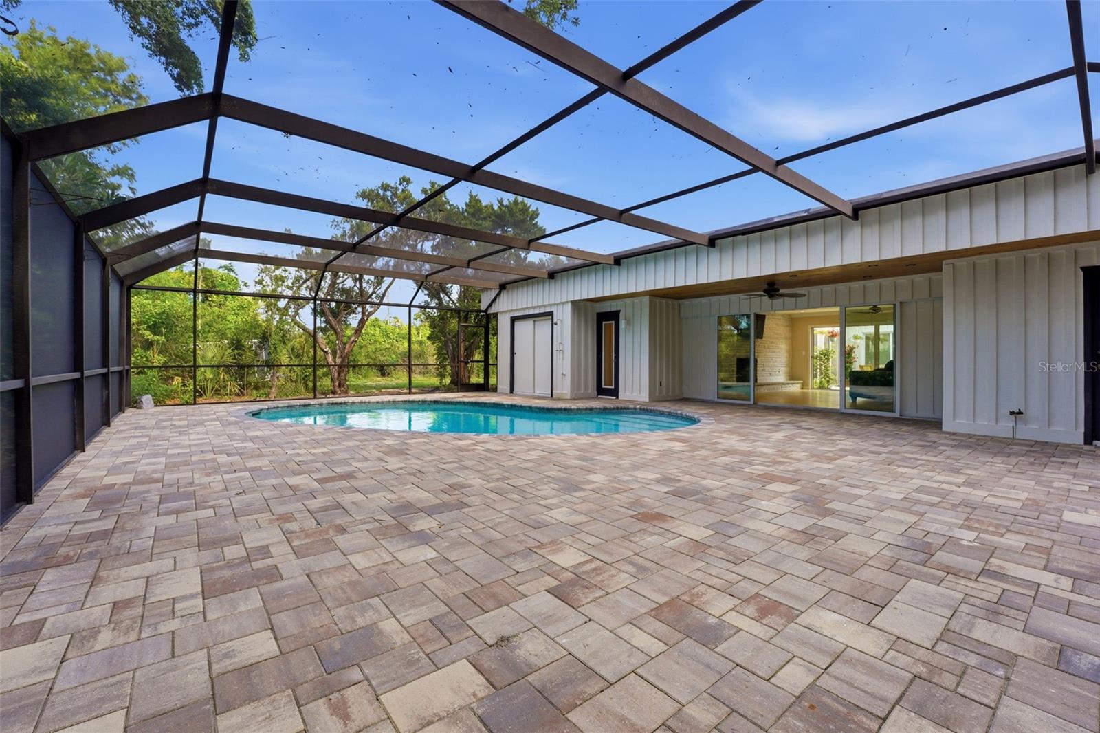 2180 W DOLPHIN DR, ENGLEWOOD, FL, 34223