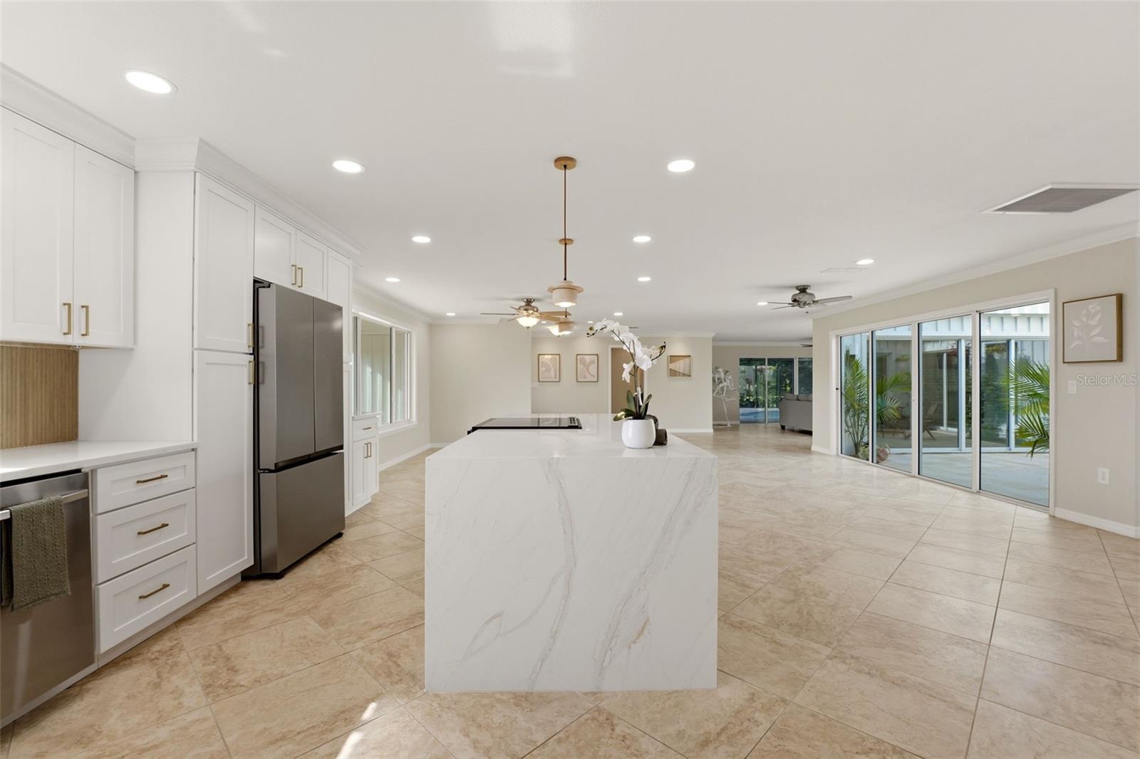 2180 W DOLPHIN DR, ENGLEWOOD, FL, 34223