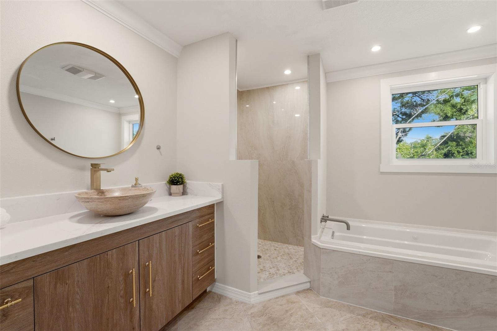 2180 W DOLPHIN DR, ENGLEWOOD, FL, 34223