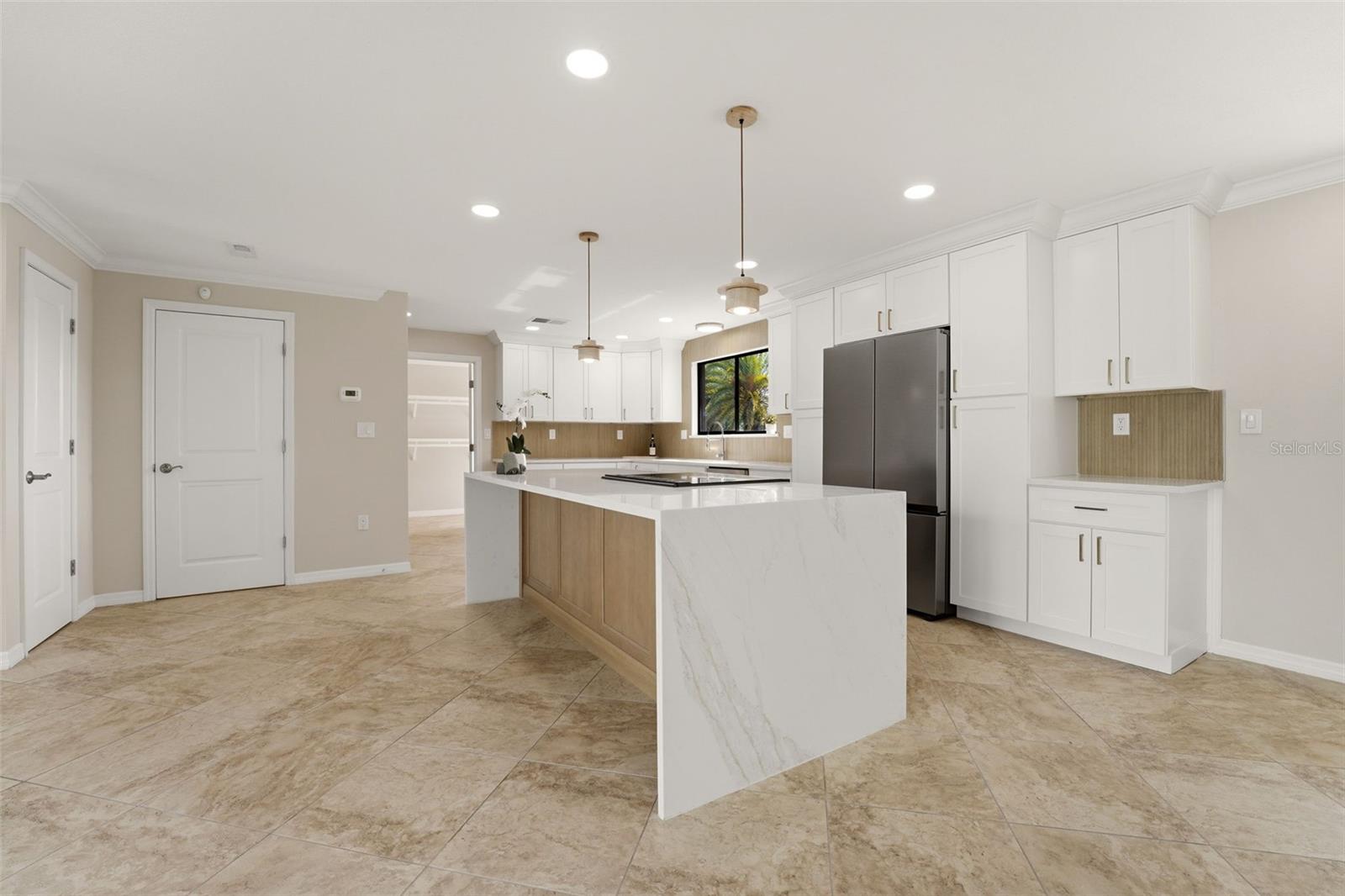 2180 W DOLPHIN DR, ENGLEWOOD, FL, 34223