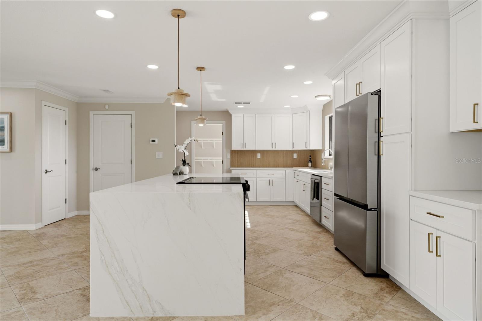 2180 W DOLPHIN DR, ENGLEWOOD, FL, 34223